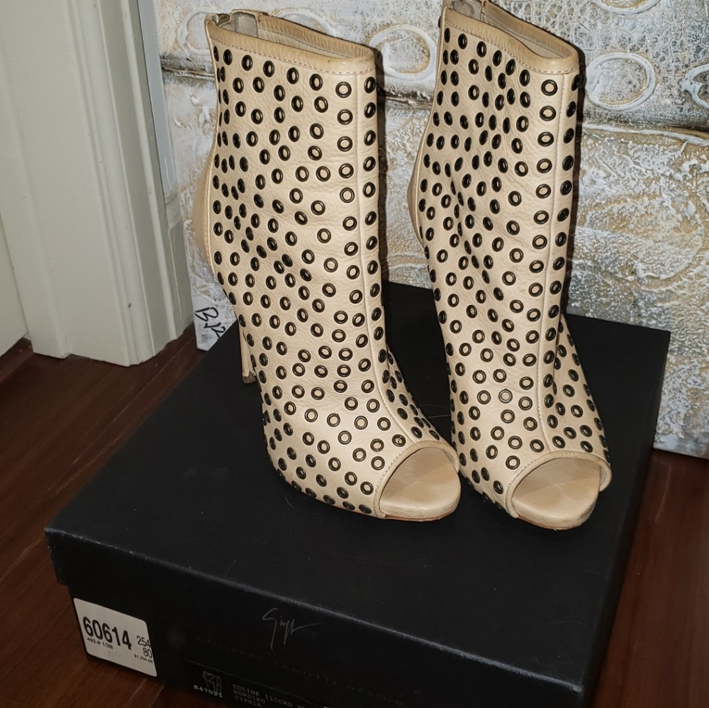 Giuseppe zanotti booties, 38.5, nude
